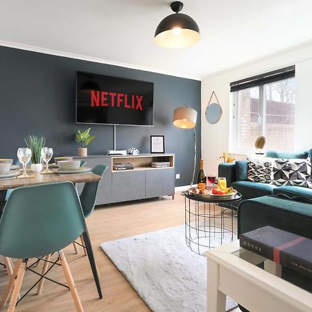 Central Mk House With Free Parking, Fast Wifi, And Smart Tv With Xbox, Sky Tv Packages And Netflix By Yoko Property 밀턴 케인즈 외부 사진
